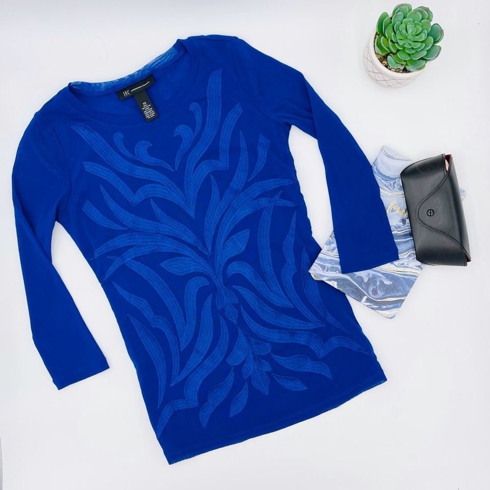 NWOT INC BLUE MID SLEEVE MESH EMBROIDERED ROYAL BLUE FITTED TOP